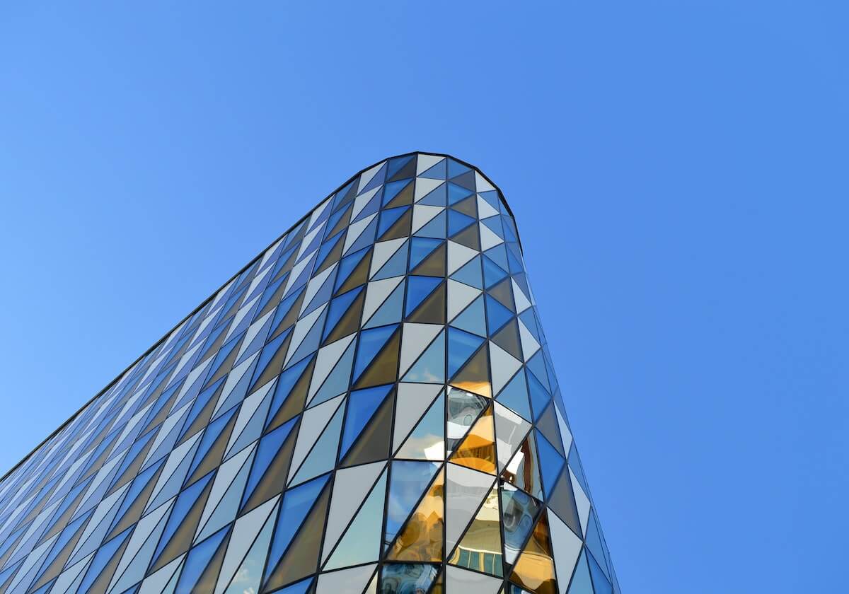 半岛体育：海风与汗水交织的生活方式